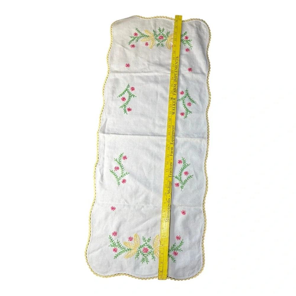 Embroidered Floral Table‎ Runner
